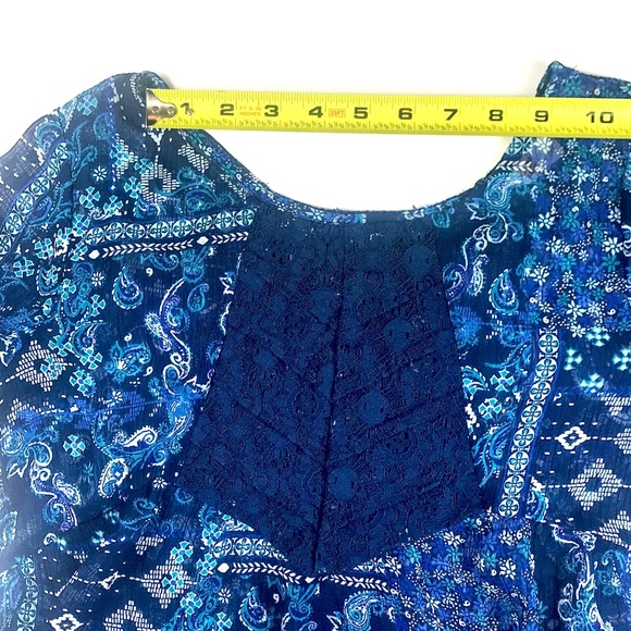 ARIZONA JEANS Sheer Floral Blouse, Blue, Size M - Picture 4 of 8